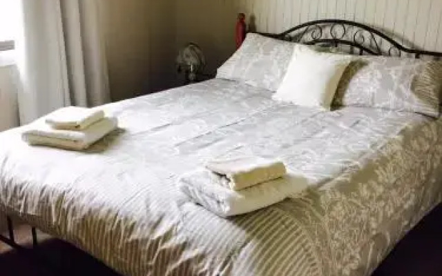 Riverland Holiday Cottage