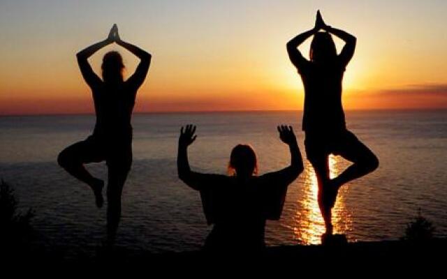 Bear on the Lake Guesthouse