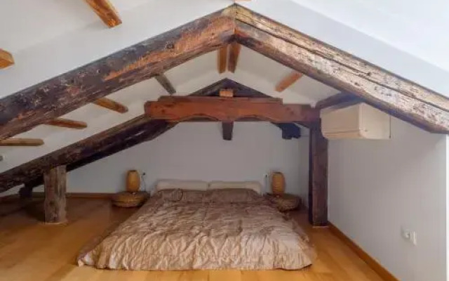 The Lion's House APT4