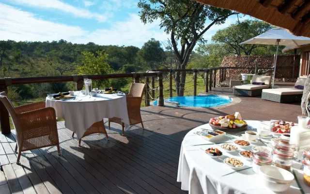 Royal Madikwe Luxury Safari Lodge