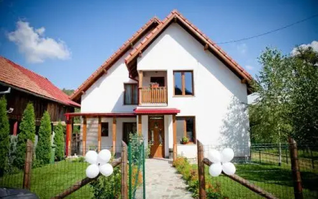 Conacul de sub munte