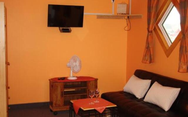 A. Mac Donald Country Inn