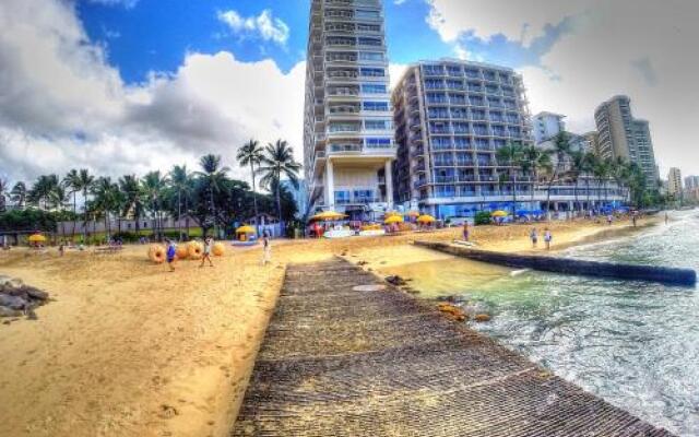 Waikiki Shore 515 Beachfront & Upgrade