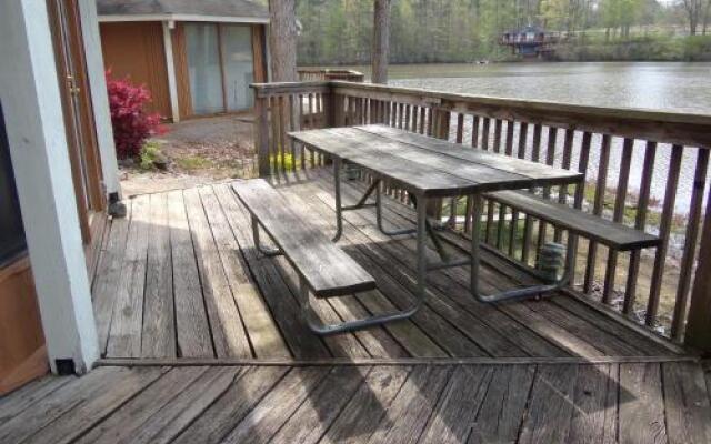 Lake Myers Lakeside Villa 21