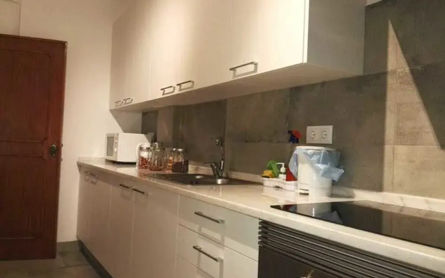 Hostel Theorynomad