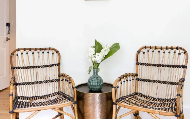 Contemporary South End Suites by Sonder