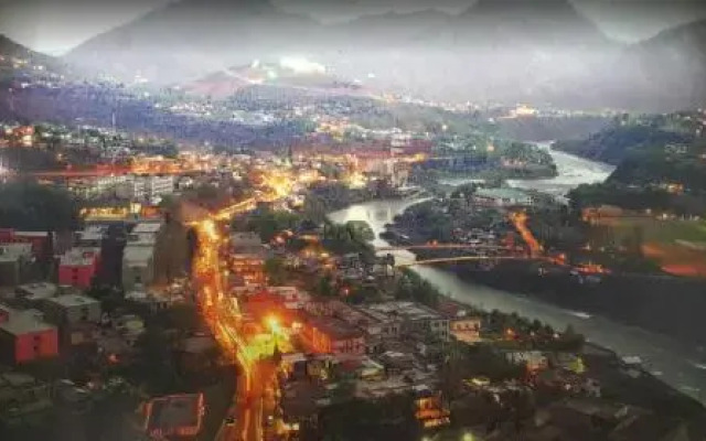 Neelum Continental Hotel