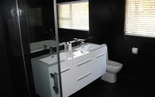 Fifteen On Fairway Luxury Guest House