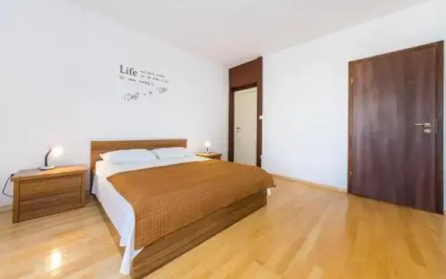 Apartments Škara