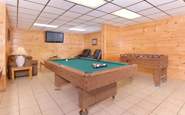 Love Laughs 11 - Seven Bedroom Cabin