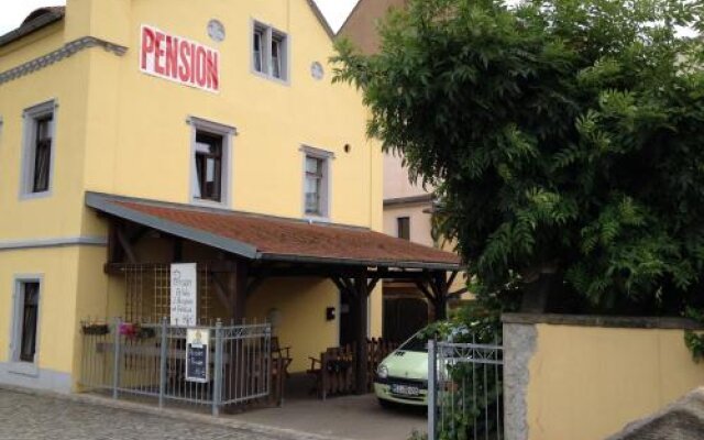 Gaststätte & Pension " Am Triebischbrunnen"