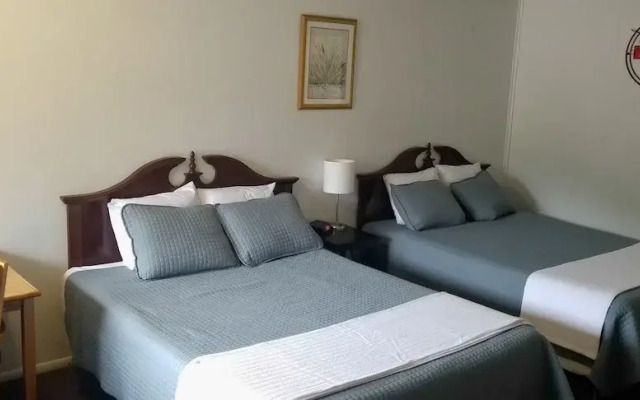 Sherwood Forest Motel