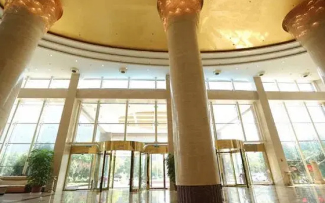Yuexiang Hotel (Qingdao Xuzhou Road)