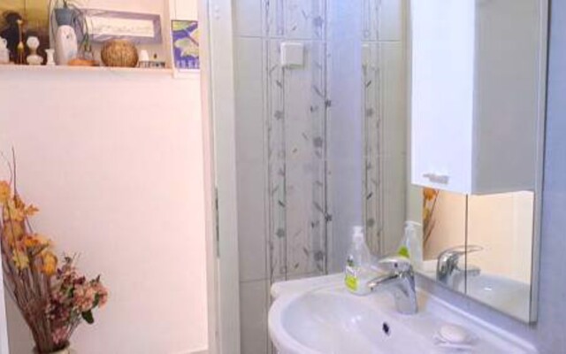 Old Dinka Studio Apartment