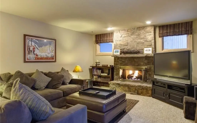 2428 Queen Esther Drive
