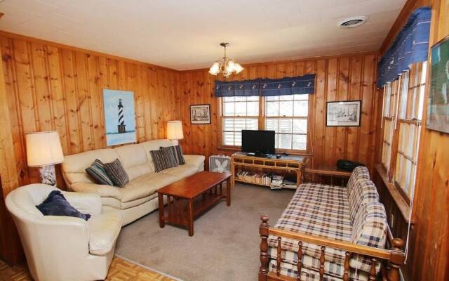 Westside - 3 Br home by RedAwning