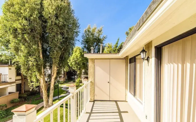 Visalia Apartment #873932 by RedAwning