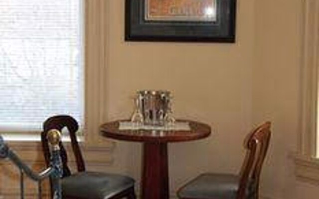 The Harbourfront Inn