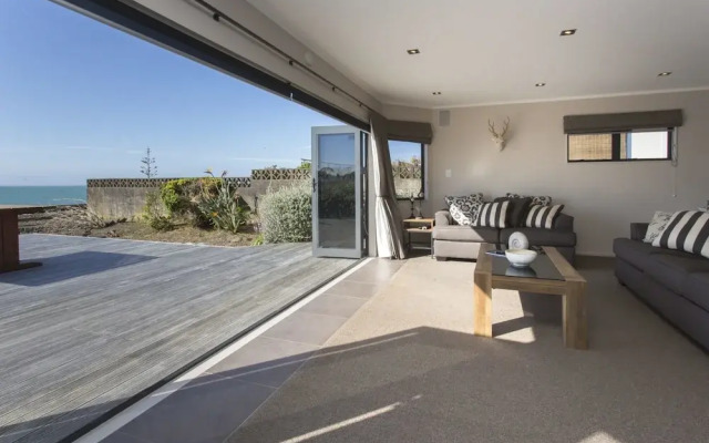 The Waterfront Escape