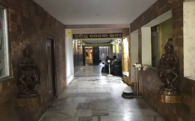 Goroomgo Raghunath Ashram Puri