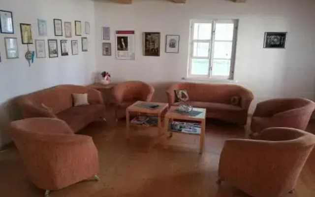 Guest House Karaimu 13
