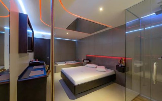 Point Motel (Adults Only)