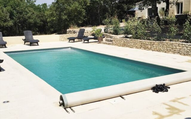 House With 2 Bedrooms in Venasque, With Wonderful Mountain View, Pool