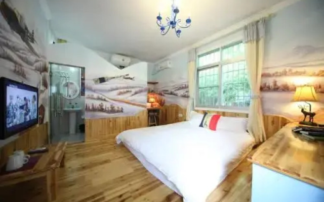 Xiamen Under The Banyan Cafe Hostel
