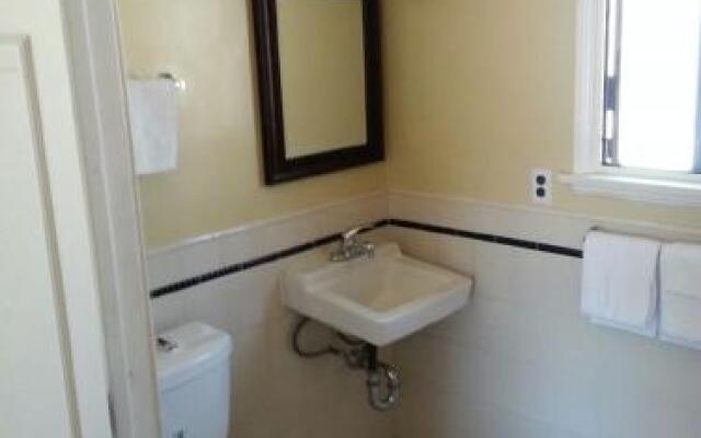 Mt. Gleason Motorlodge