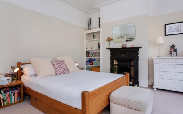 Veeve  5 Bed House On Linzee Road Crouch End