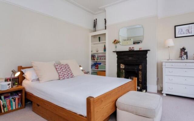 Veeve 5 Bed House On Linzee Road Crouch End