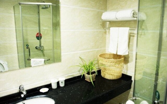 GreenTree Inn Dalian Jinzhou Railway Station Express Hotel