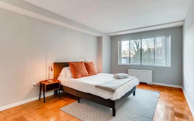 North Charles St by VectorStays