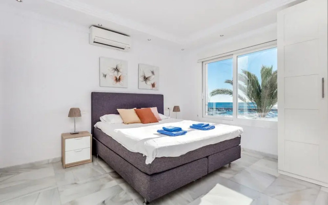 First Line Penthouse in Puerto Banus