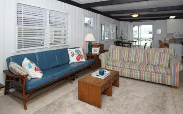 Tahiti by RedAwning