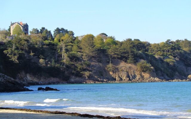 Peaceful Tregomeur house