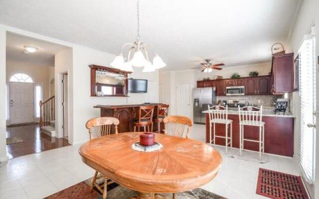 Campton Road Home - 4 Br Home