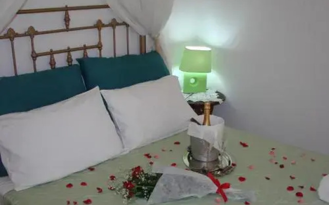 Kiki's Apartments