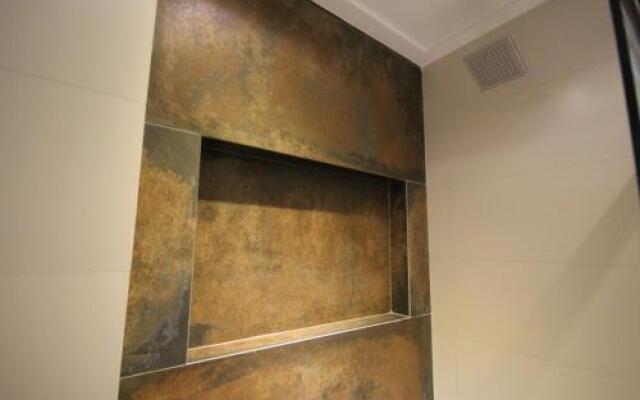 GoHouse Elizabeth 406