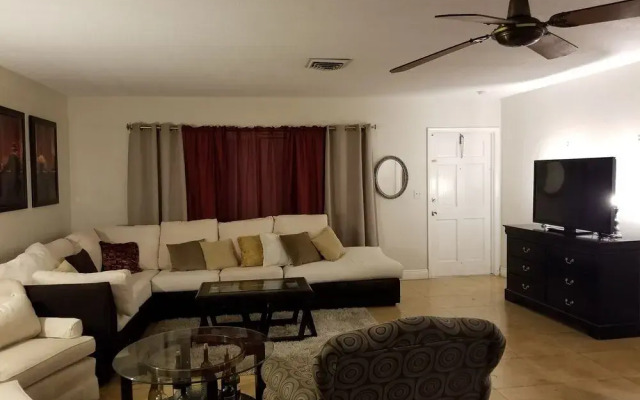 2Bed 2Bath Half Duplex Home