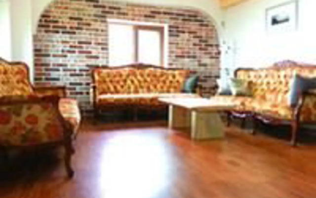 Yeosu Tirol Pension