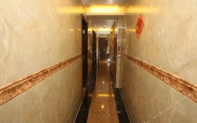 Wang Kei Hotel（Mong Kok MTR Exit D2）