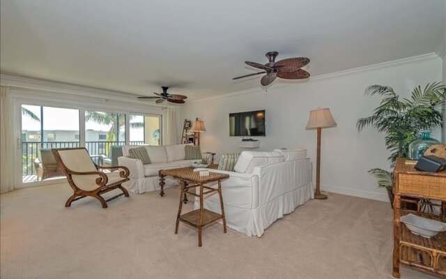 Sea Oats 344 2 Bedroom Condo by RedAwning