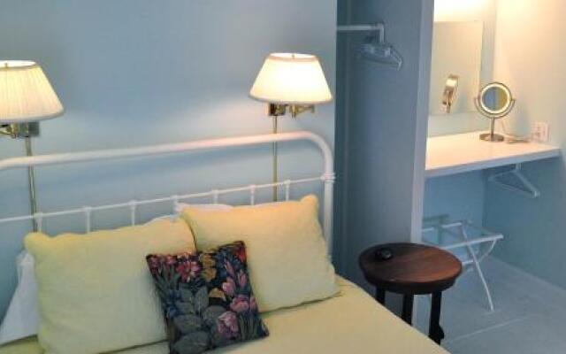 Crate & Cargo Suite 3