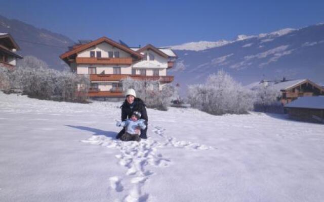 Martina Leo - Ferienwohnung Zillertal