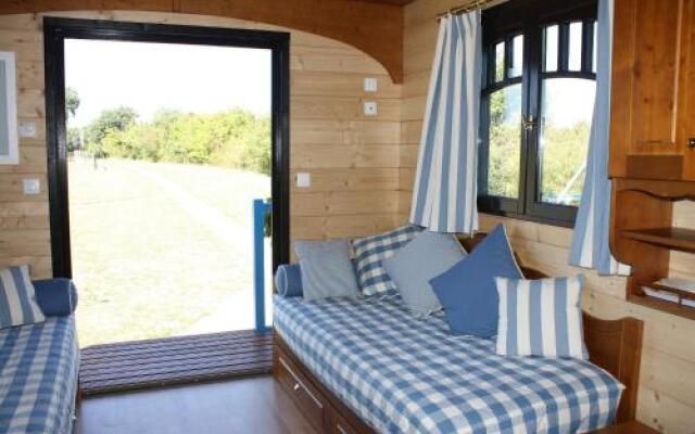 Les Roulottes dEncazeaux