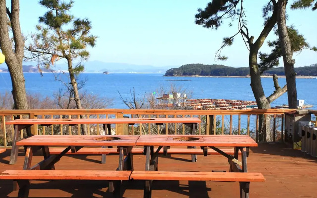 Taean Between Mountain & Sea Pension