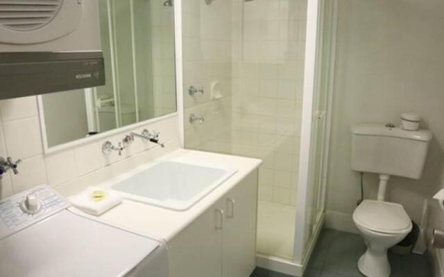 Razorback 9 Budget Holiday Apartments