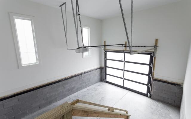 Two Stunning Modern Homes w/ Rooftop Views