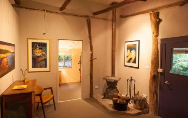 Lyrebird Studio Hideaway in the Watagans - be at one with nature – Guest Rooms – Ellalong
